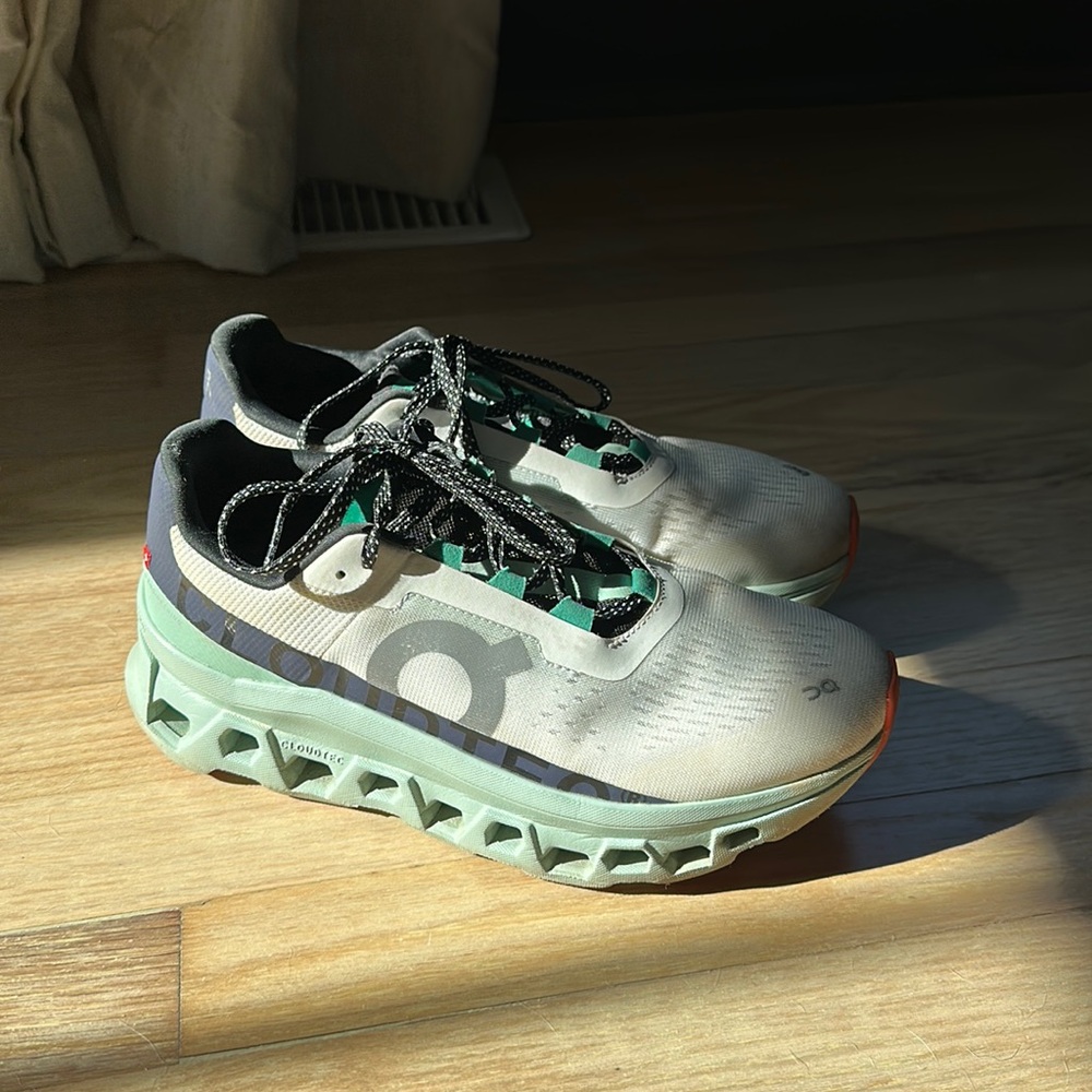 ON Running Cloudtec